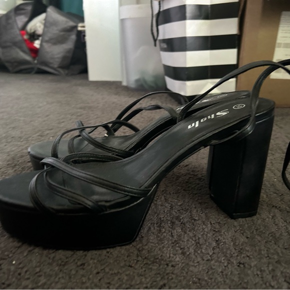 SHEIN Black Platform Strappy 4” Heels size 10 - Picture 3 of 3